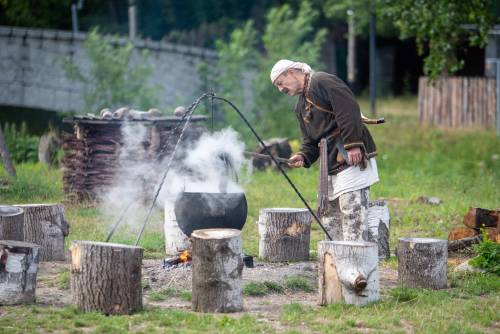 Zdjęcie przedstawia aktywności podczas Weekendu Rzemieślniczego na Faktorii handlowej